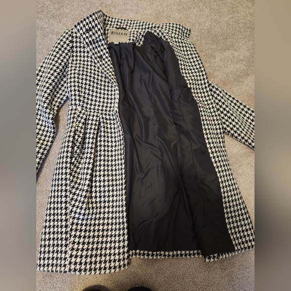 Brand new, never worn - Picture 2 of 3